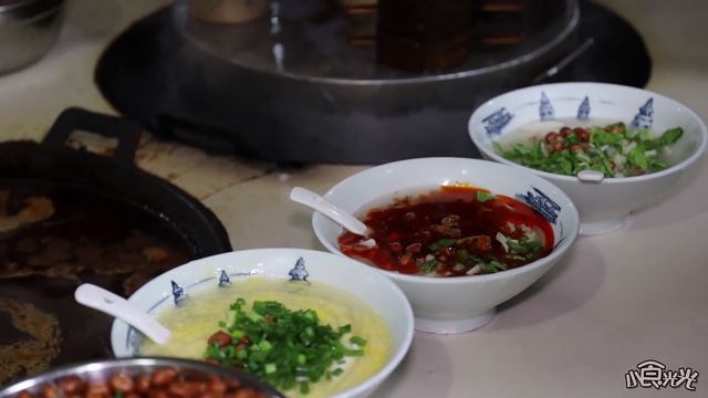 乐山美女卖豆花，祖传九代不改行，浇头超过豆花钱一天用肉七千块 смотреть онлайн