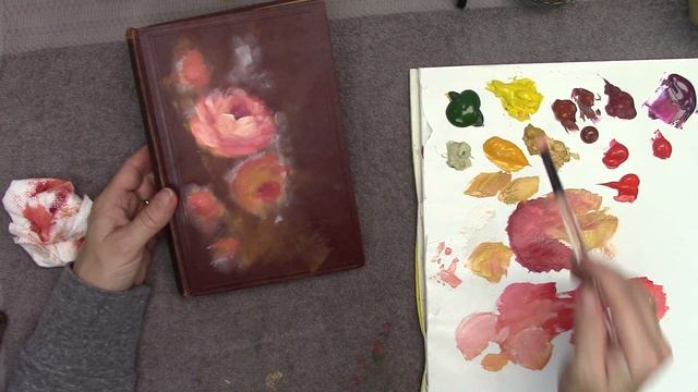 Peach Roses on Old Book смотреть онлайн