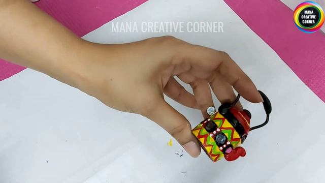 Acrylic Paint Bottle Craft ideas/Mini glass bottle art/ Best out of waste craft ideas to decorate . смотреть онлайн