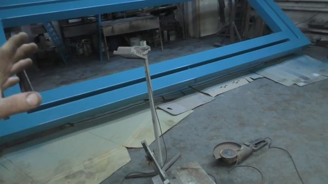 Клиновые зажимы для крепления лап к стапелю. смотреть онлайн