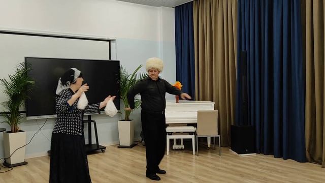 Танец под песню " На горе стоял казак." смотреть онлайн