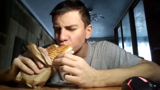 Хот-дог из Topic Snack за 55 грн. Харьков. Метро Студенческая смотреть онлайн