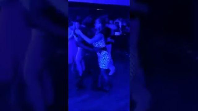 Alain Kizomba et Giulia смотреть онлайн