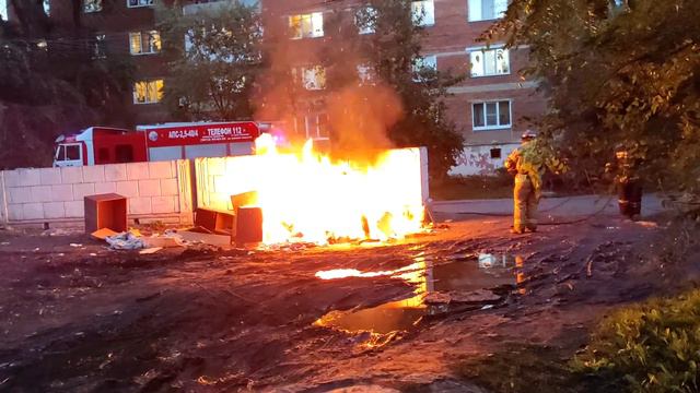 09.09.2020 Омск пожар у мусорных контейнеров на ул. Декабристов 138а смотреть онлайн