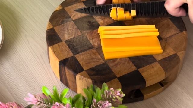 Салат с крабовыми палочками. Самое главное готовится очень просто. смотреть онлайн