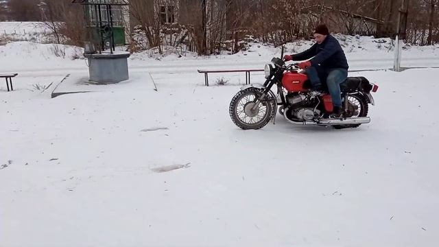 ДРИФТ на ИЖе Юпитере 5, на что способен Юпитер!? смотреть онлайн