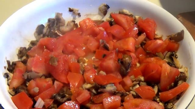 32.Видео рецепт Яичный ОМЛЕТ с ГРИБАМИ и ПОМИДОРАМИ. ВКУСНЫЙ ЗАВТРАК смотреть онлайн