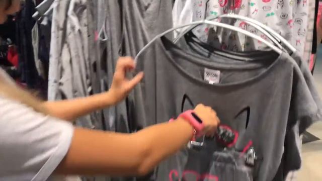 Смотрите ДЕНЬ РОЖДЕНИЯ МАМЫ готовим подарки вместе с папой ЧТО ПОДАРИТЬ МАМЕ for KIDS CHILDREN обзо смотреть онлайн