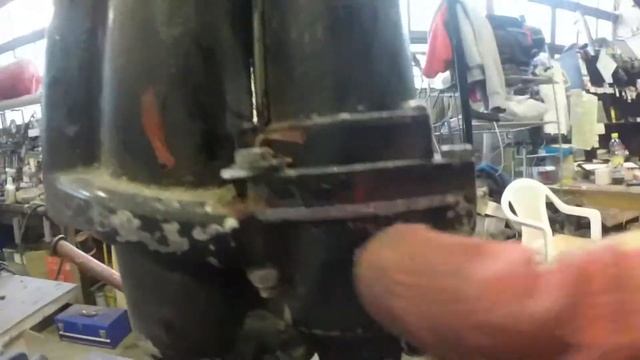 Снятие и разбор гидроподъема на лодочном моторе Honda 50