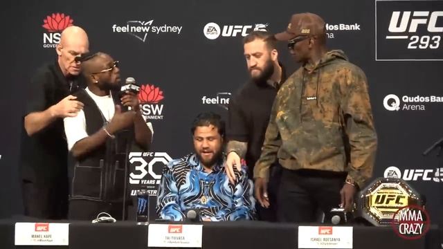 Israel Adesanya & Manel Kape get into crazy altercation with bottles thrown at Presser смотреть онлайн