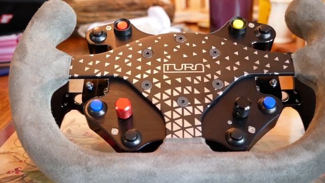 Double Review: Ascher Racing B16L-SC Button Box and Turn Racing R20 Steering Wheel смотреть онлайн