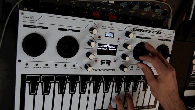 Future Retro Vectra Synthesizer Sound Demo Part 1 смотреть онлайн