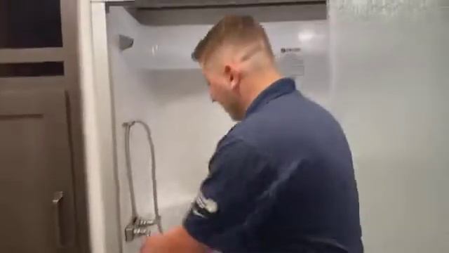 How To Drain & Maintain Your RV's Fresh Water System смотреть онлайн