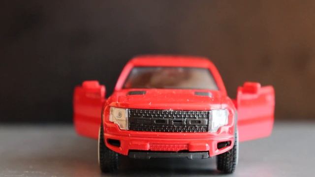 2011 Ford F-150 SVT Raptor смотреть онлайн