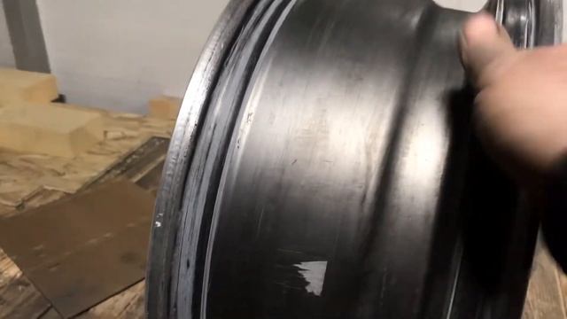 КАК ПОКРАСИТЬ ДИСКИ БАЛЛОНЧИКОМ. НА БМВ В ПРОСТОМ ГОРАЖЕ САМОМУ смотреть онлайн