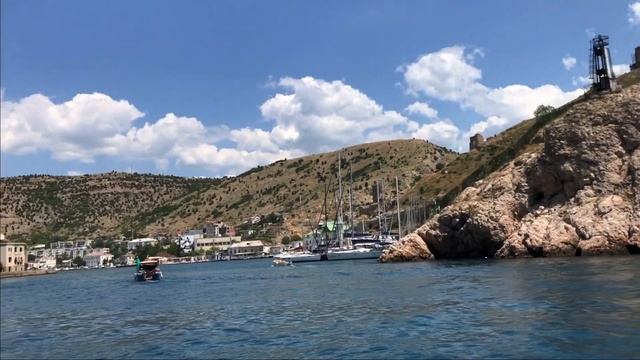 Крымские каникулы - катаемся на катере в Балаклаве смотреть онлайн