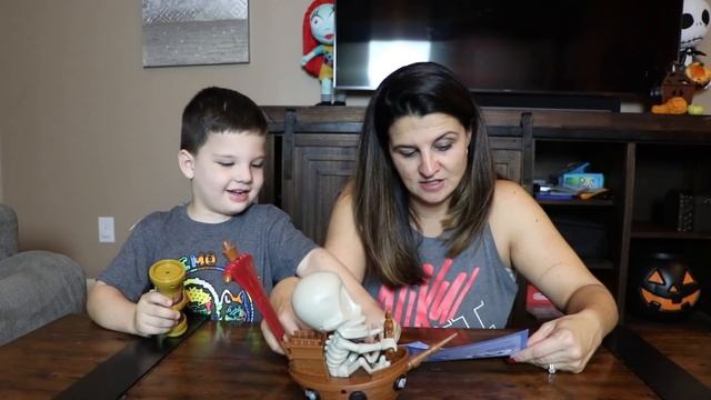 CALEB and MOMMY Play JOHNNY the SKULL PIRATE GAME FAmily Fun GAmes for KIDS! Caleb Kids Show смотреть онлайн