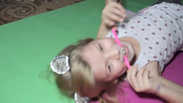 ГИМНАСТИКА ПРОТИВ КАРАНДАШЕЙ //Надо Говорить Правильно // Что случилось с зубами НЯШКИ смотреть онлайн