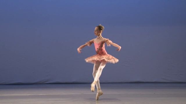 Вариация "Фея щедрости" из балета "Спящая красавица" Чайковского смотреть онлайн