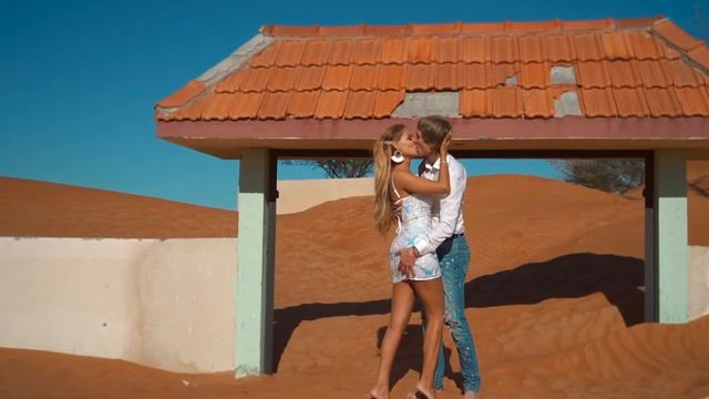 Anna Kalashnikova & Ivan / Desert Love Story смотреть онлайн
