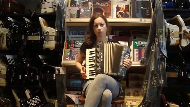 3625 - Slate Hohner Student IVM Piano Accordion MM 25 32 $699 смотреть онлайн