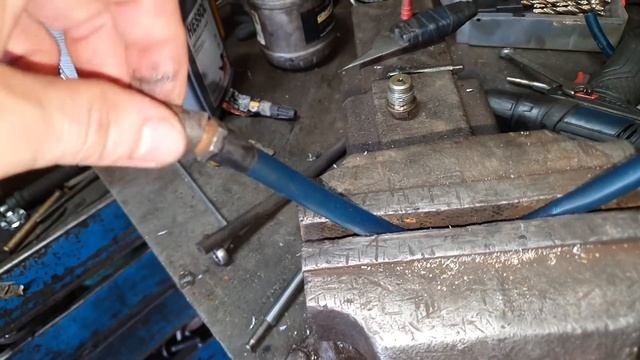 Сапун заднего моста Volvo смотреть онлайн