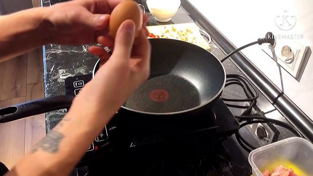 Лапша с курицей или креветками в сливочном соусе готовим смотреть онлайн