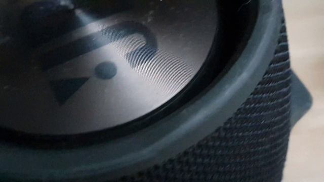 That's how 60€ JBL Xtreme looks like... (Very bad condition) смотреть онлайн