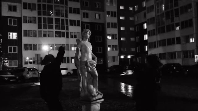 Плачу на техно смотреть онлайн