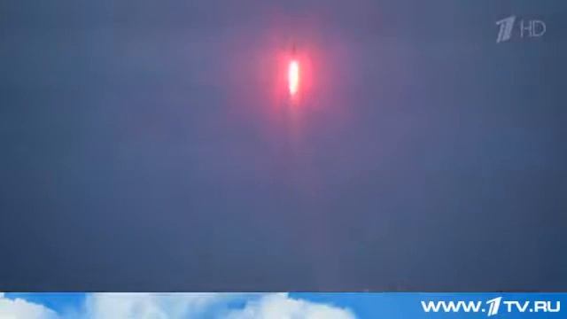 На Северном флоте проведён пуск баллистической ракеты `Синева` смотреть онлайн