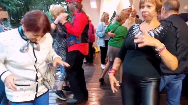 МИКОЛА, МІЙ КЛЬОВИЙ!???/СУПЕР ТАНЦЫ НА СЦЕНЕ В ПАРКЕ ГОРЬКОГО ХАРЬКОВ СЕНТЯБРЬ 2021 смотреть онлайн