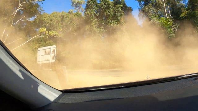 Country Driving | Mercedes E250 W212 смотреть онлайн