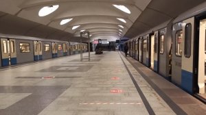 Москва метро 2022 Станция метро Алтуфьево движение поездов ОКА 81-760 | Московский транспорт