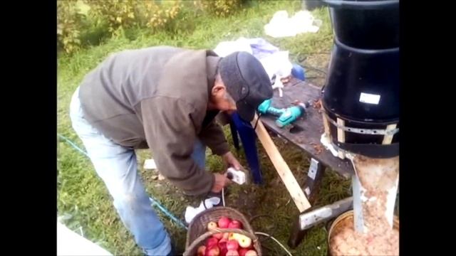 Самодельная дробилка для яблок. Очень мощная и простая. Видео от Василия. смотреть онлайн