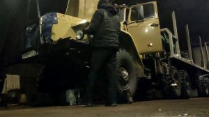 Работа в 16 лет на урал лесовоз! Замена масла в двигателе ямз 238!