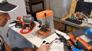 Минимальные вложения для открытия мастерской по ключам. Самые дешевые станки для изготовления ключе