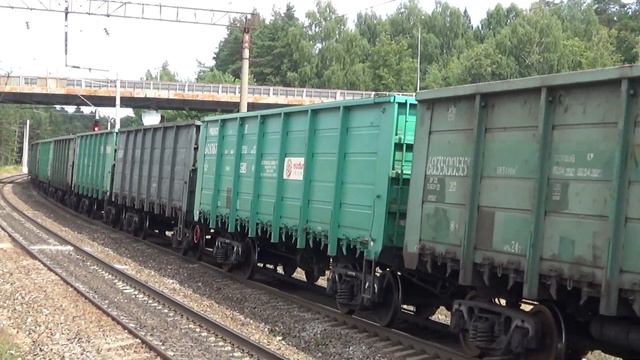 Электровоз ВЛ80С-2027 с грузовым поездом смотреть онлайн