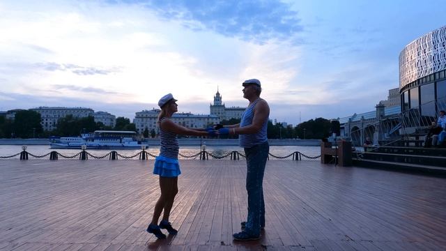 2022-08-20 19-40 (10) VicIVA + ValeSTAR Dancing acro Exhibition Горького парк диско Движение DJ Dim смотреть онлайн