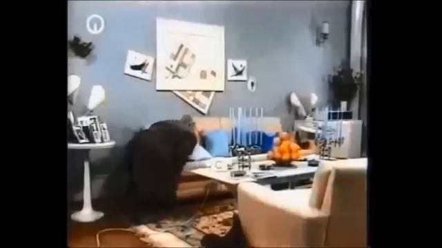 Das Bild hängt schied (The picture is crooked)- Loriot in English смотреть онлайн