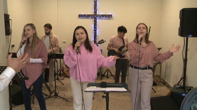 Воскресное прославление в церкви смотреть онлайн