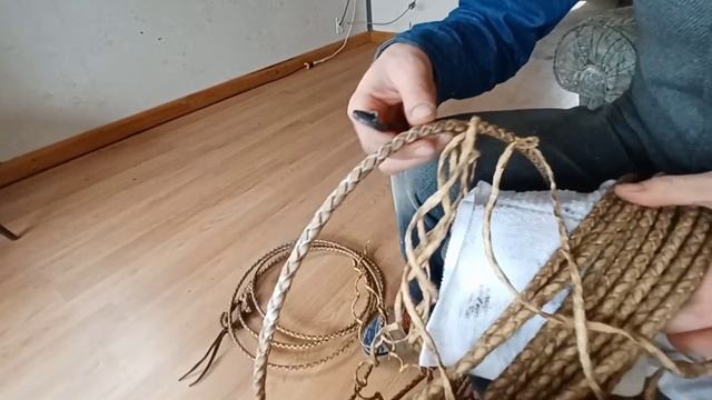 Splicing a broken rawhide reata. Part 1 смотреть онлайн
