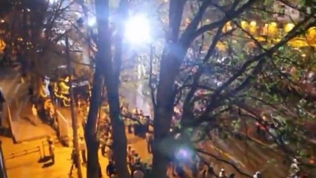 В Ереване танец Кочари под окнами смотреть онлайн