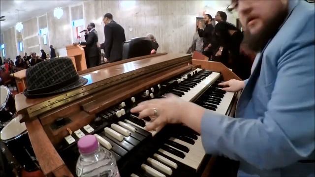 Bump/Praise Break/Shout - COGIC District Service - Dan Spiffy Neuman on organ смотреть онлайн