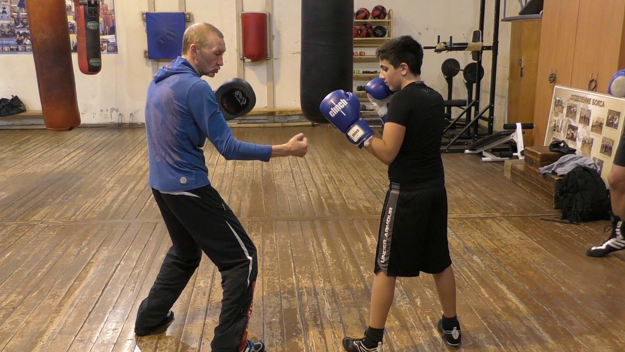 Бокс: дальний боковой удар в обход блока (English subs) смотреть онлайн