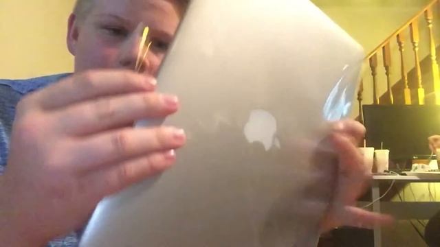 FREE MACBOOK FROM APPLE смотреть онлайн