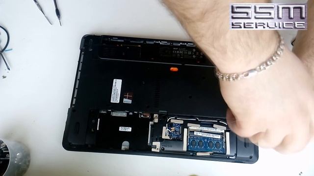 1# Как поменять корпус на ноутбуке Acer, Packard Bell смотреть онлайн