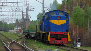 Промтранспорт. ТГМ4А-1801 с двумя платформами на станции Разъезд 132 км