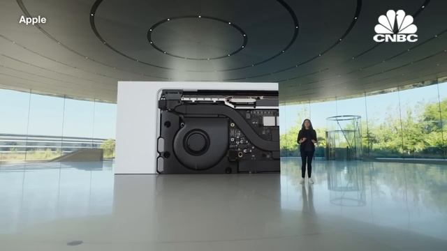 Apple announces updated 13-inch MacBook Pro laptop using new M1 chips смотреть онлайн