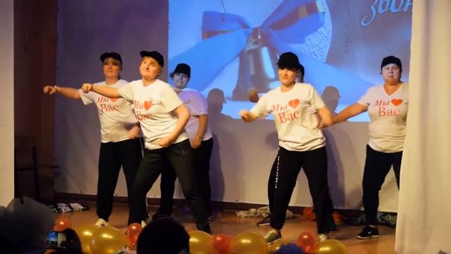 Выступление родителей на последнем звонке 24/05/2019 смотреть онлайн