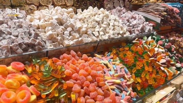 Spice Bazaar is the oldest shopping center in Istanbul - The Egyptian Bazaar смотреть онлайн